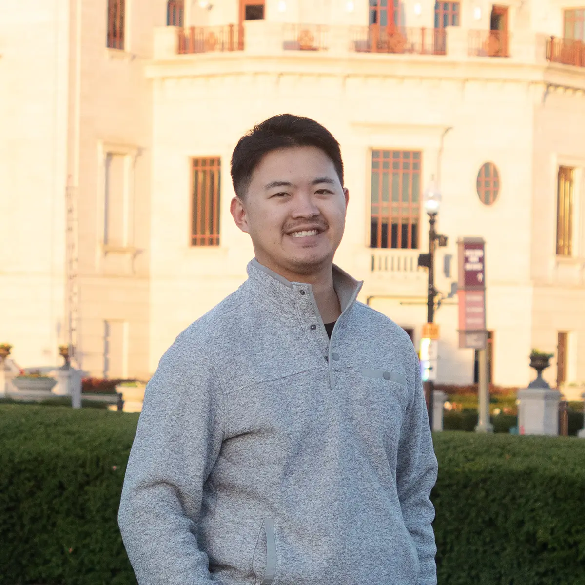Dr. Oliver Wang